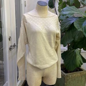 Beyond vintage light weight sweater size small
